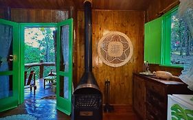 Sequoia Casa na Árvore, Vila Mágica